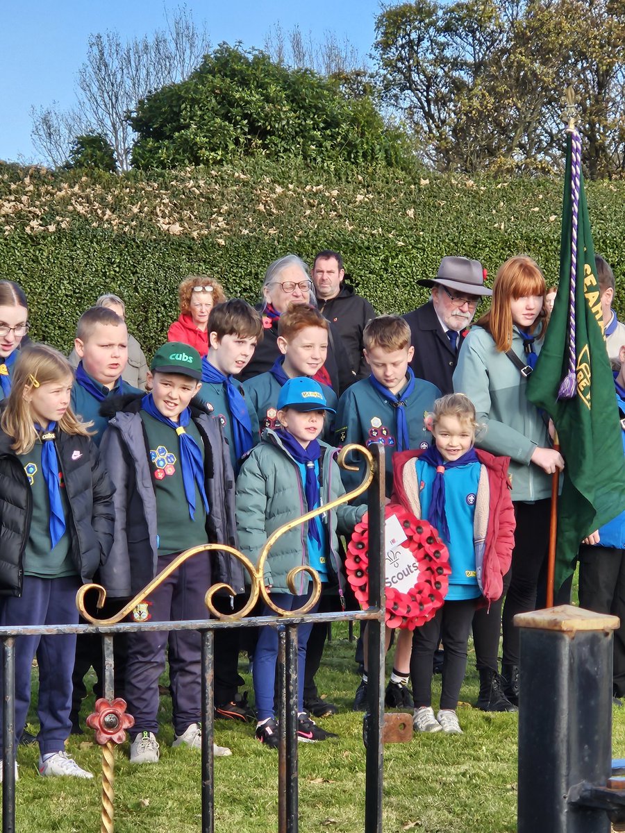 H84Caz's tweet photo. @SMagdalens 
James and Sophie represented 5th Seaham Scouts at the Rememberance service this morning, laying a wreath at the cenotaph https://t.co/OYzMu7u4x4