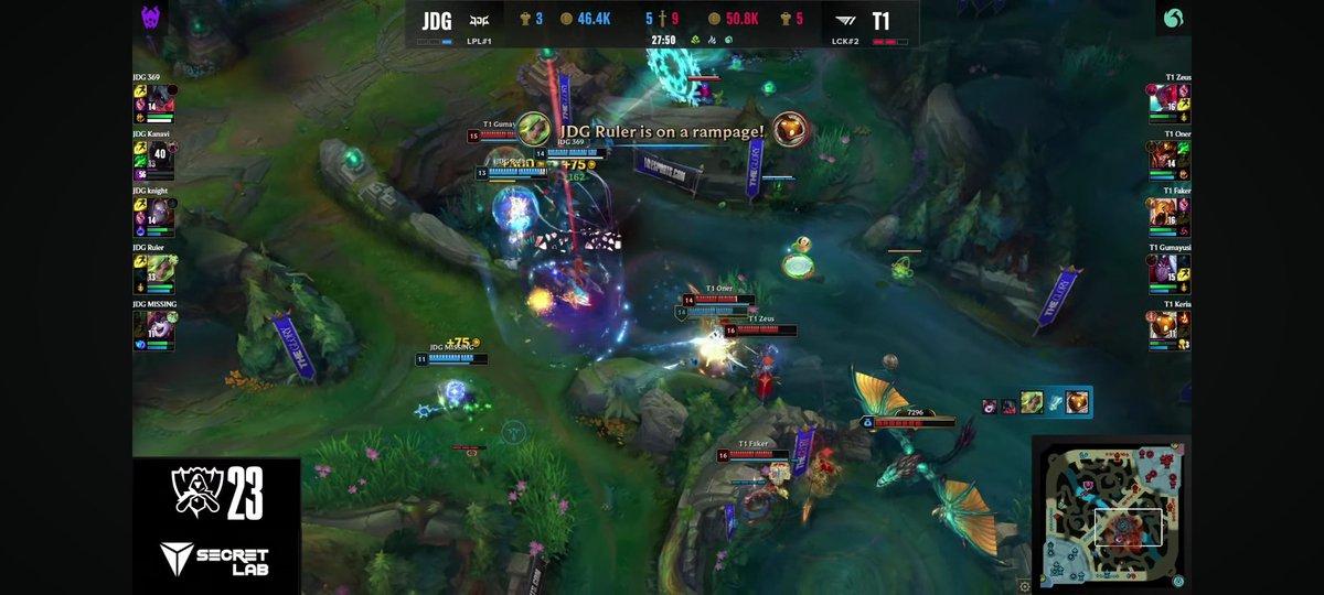 LexeeeR's tweet image. Comment expliquer aux futures générations que le "meilleur adc du monde" en 4-0 s'est fait 1v2 dans cette situation ?