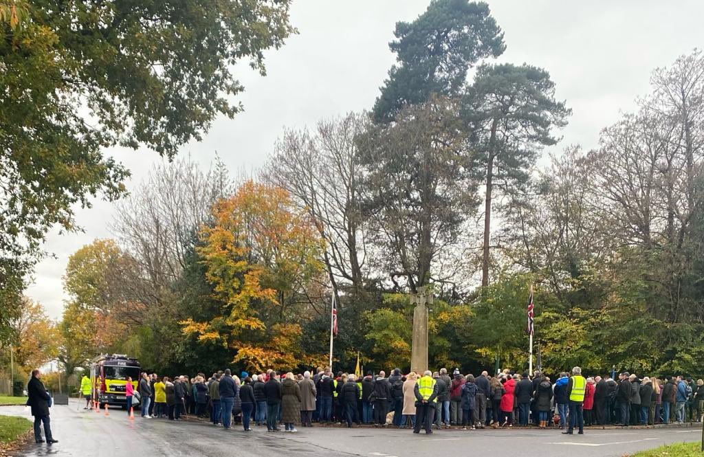 Turners HIll Fire tweet media