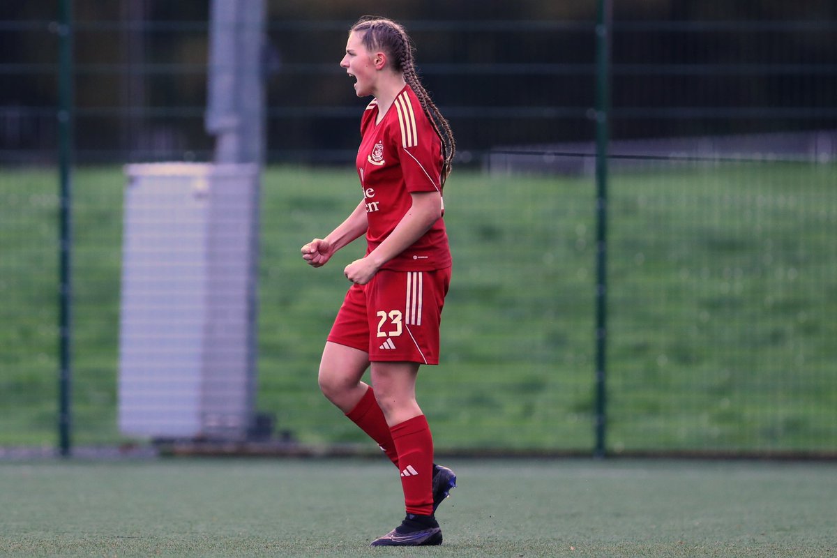 Clench a fist if you’ve scored 7️⃣ goals in your last 3️⃣ games…

@PhoebeE_10 is in the form of her life🤯

Another clinical performance from the youngster👏