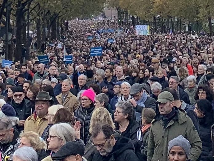 d_guermonprez's tweet photo. success of the march against anti-semitism in Paris, in dignity and calm https://t.co/eP6I3b0745