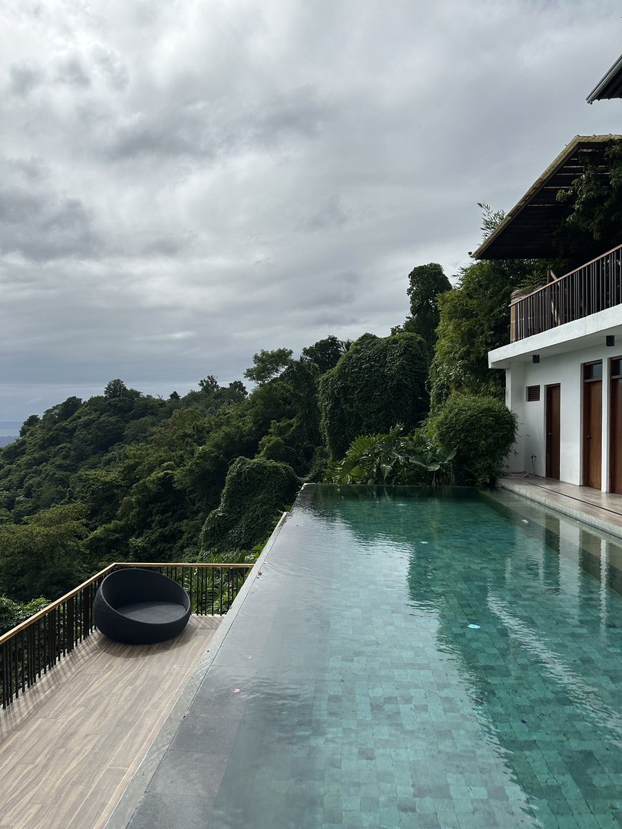 didn’t get to enjoy the pool but I definitely enjoyed the view
