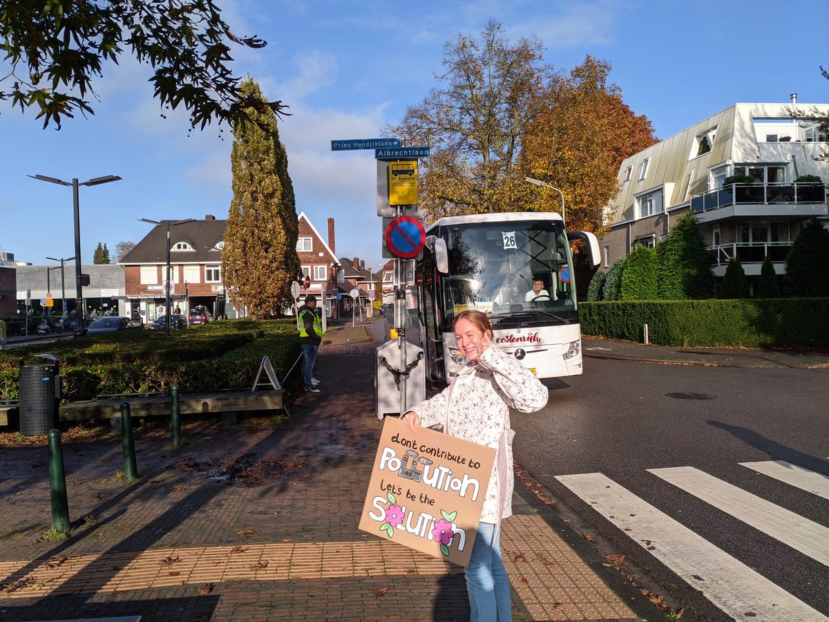 Mooie middag in Amsterdam. Met ruim 70.000 mensen benadrukt dat we echt aan de slag moeten om beter voor de schepping te zorgen. @MichaNederland @LaudatoSiNL @groenekerken @CClimateAction <a href="/CStewards_NL/">Climate Stewards NL</a> <a href="/ARochaNL/">A Rocha Nederland</a>