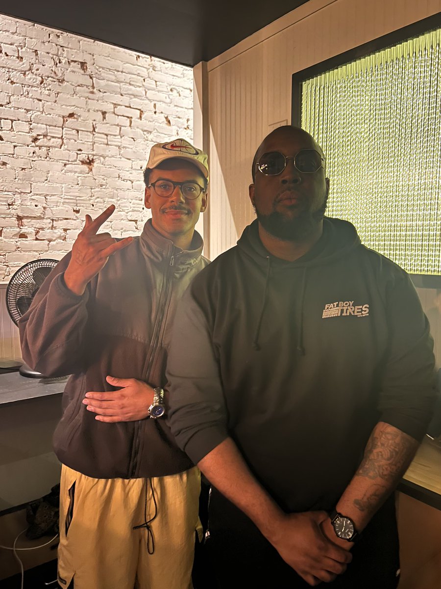 SimonSMTHNG's tweet photo. as usual Atlanta owes me nothing; much love to @zackfox for closing out my set last night https://t.co/Pw3GGIY8CN
