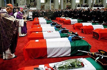 tripodimaria's tweet photo. 20 anni fa, il vile attentato a #Nassiriya.Morirono 28 persone, tra cui 17 militari italiani e 2 civili.Come ogni anno a perenne ricordo ci siamo stretti alle loro famiglie. Per non dimenticare un dolore che accompagnerà sempre la Patria e il sacrificio di chi per ELLA e’ caduto. https://t.co/4gsZtrN3GM