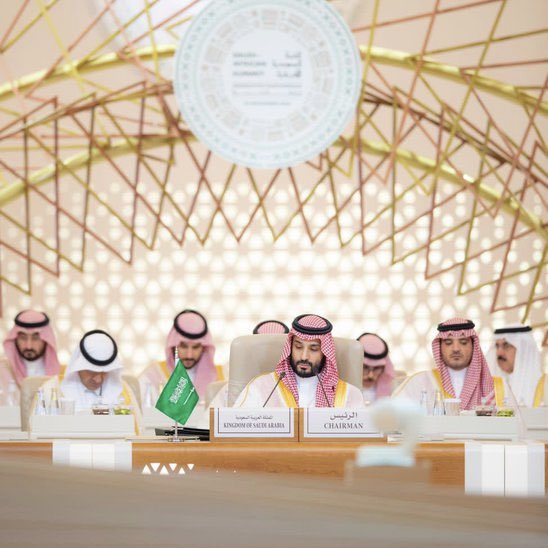 نعيش بين قادة جباريين وعظيمين لا يعرفون المستحيل 🇸🇦🇸🇦🇸🇦
-
-
-
#القمة_العربية #محمد_بن_سلمان