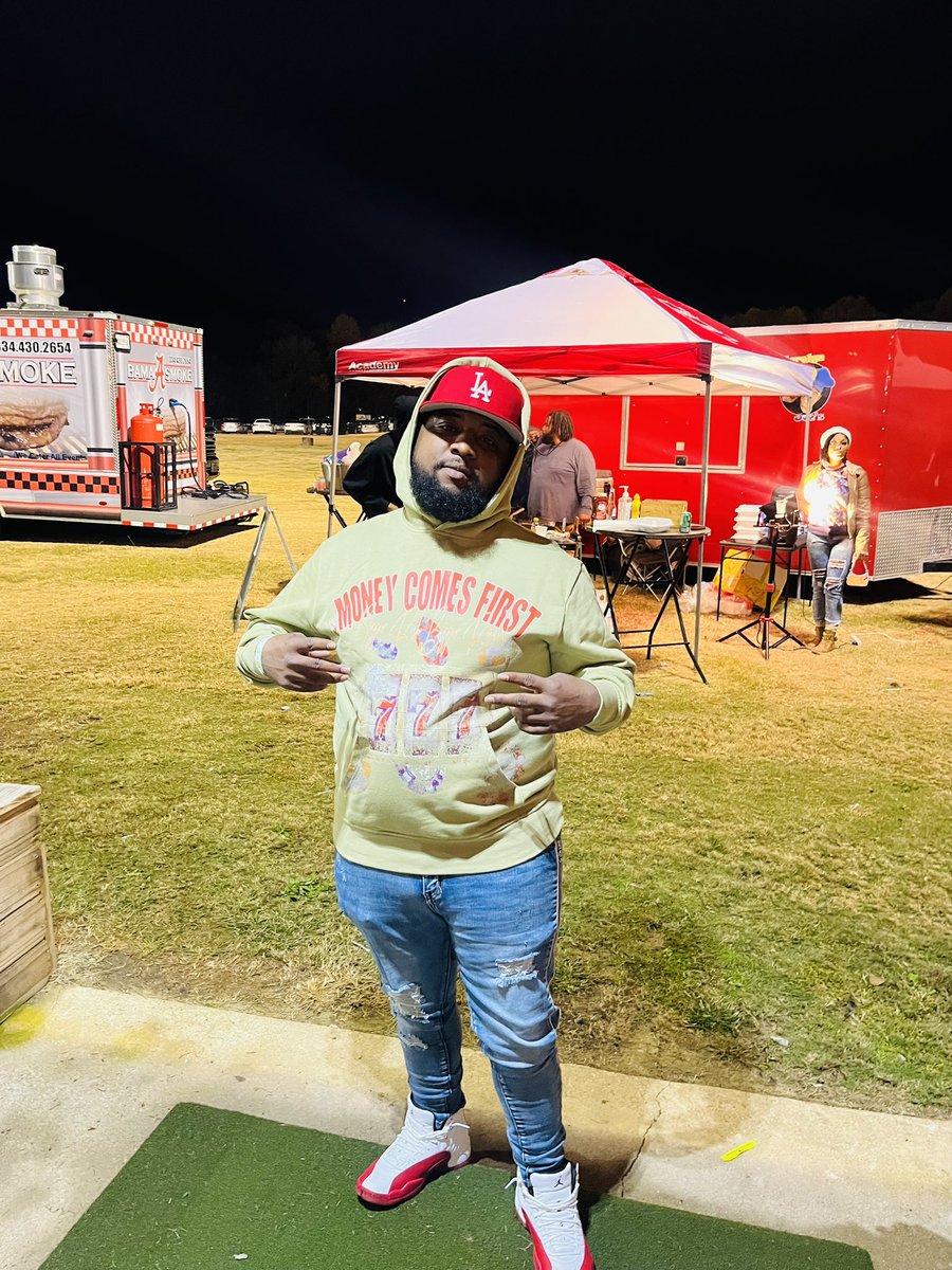 1fattstackz's tweet image. MoneyComeFirst.