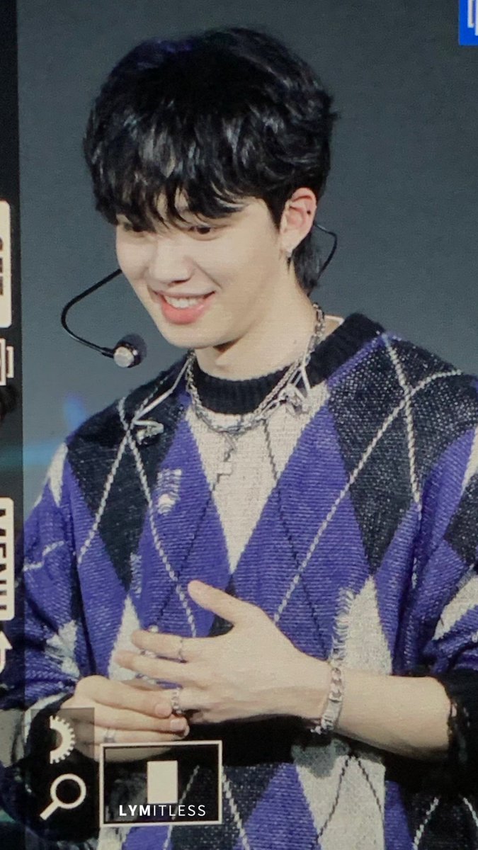 _lymitless's tweet image. 231112 FAN CONCERT
머리만지기 반지돌리기 전부 여전한 영민이가 좋다
#임영민 #영민 #イムヨンミン #ヨンミン #LIMYOUNGMIN #YOUNGMIN