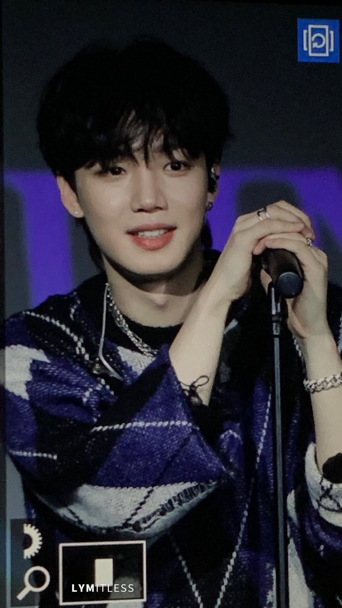 _lymitless's tweet image. 231112 FAN CONCERT
무대 위 영미니 마이크 잡은 영미니가 제일 좋아 #임영민 #영민 #イムヨンミン #ヨンミン #LIMYOUNGMIN #YOUNGMINミン #LIMYOUNGMIN #YOUNGMIN