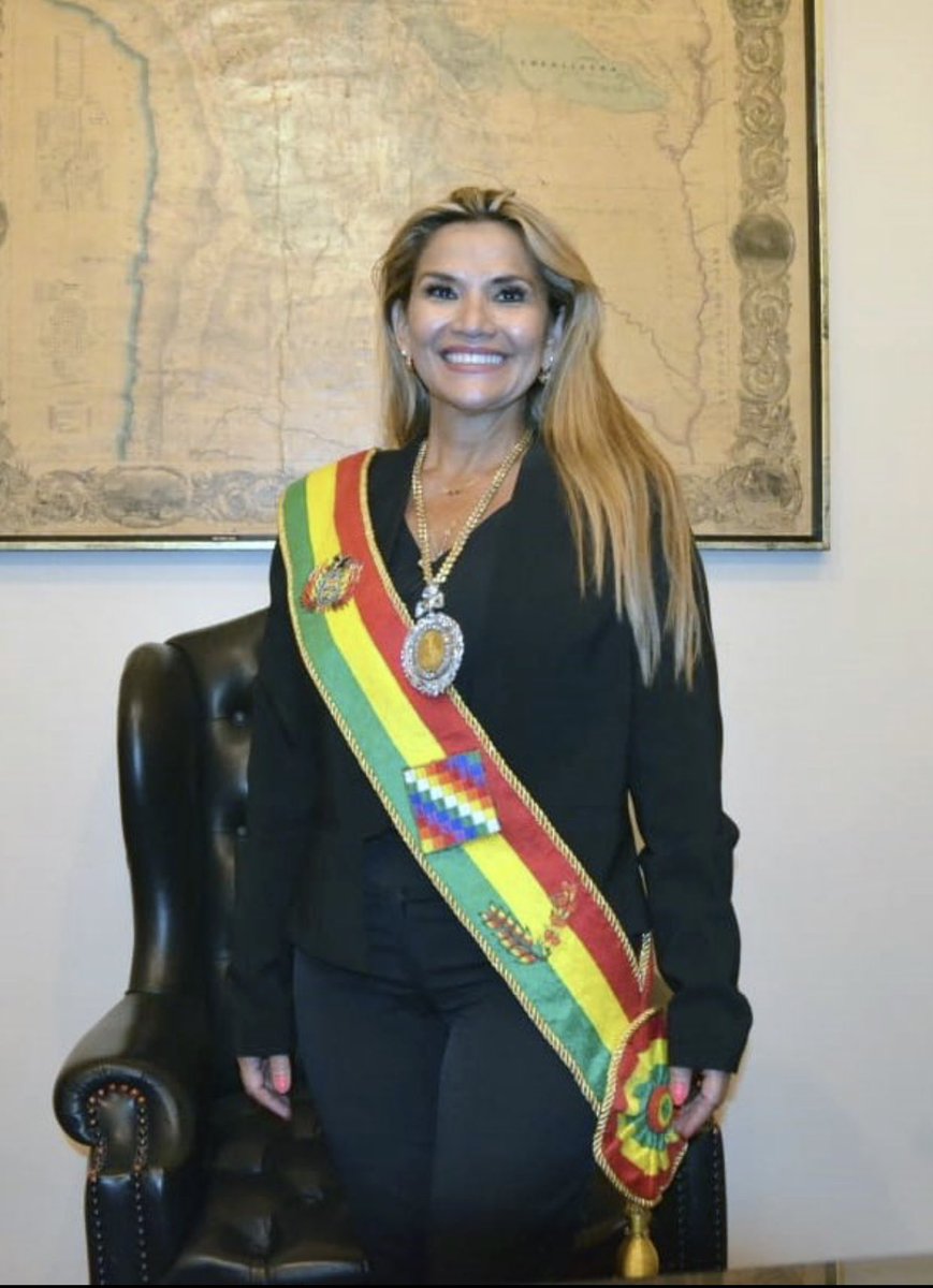 Hace 4 años mi madre  @JeanineAnez (Hoy #PresaPolítica) asumió la Presidencia del Estado Plurinacional de Bolivia, como consecuencia del fraude electoral perpetrado por #EvoMorales 
Su Libertad inmediata debe ser el reconocimiento a el Estado Constitucional de Derecho.