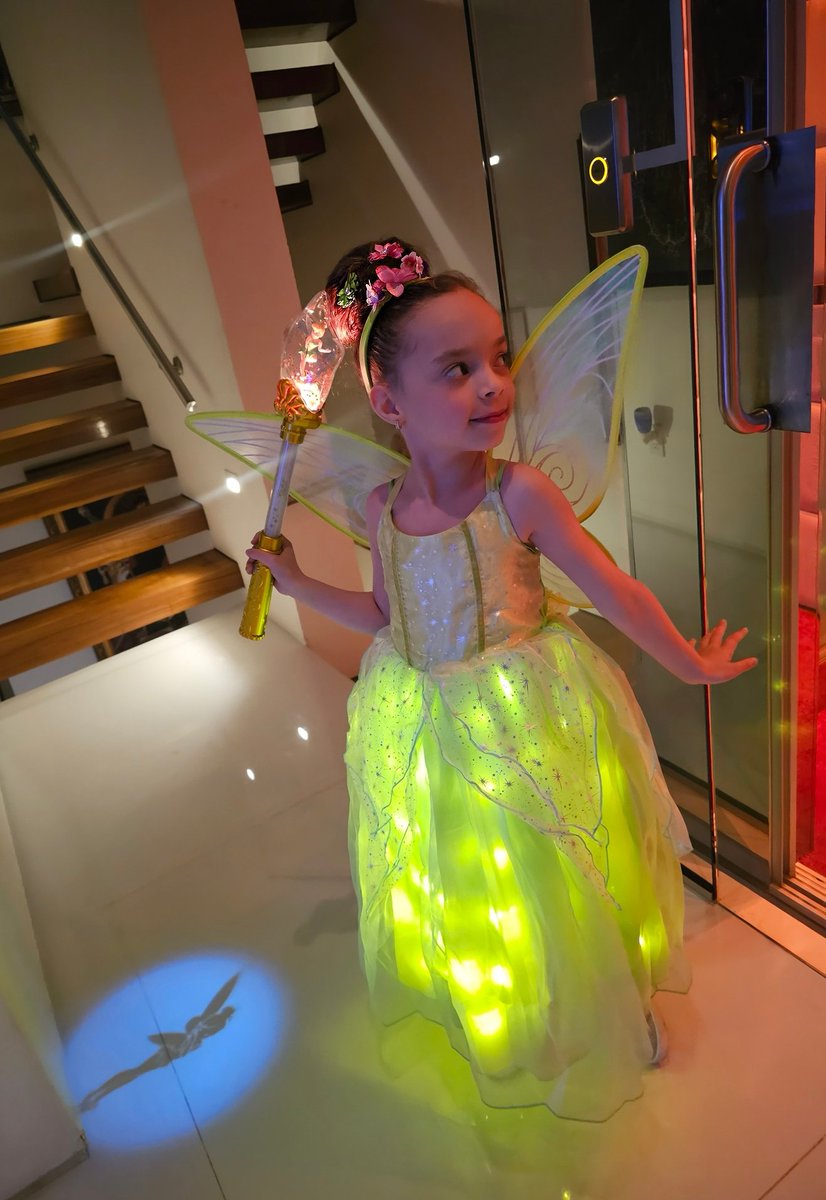 2nd Halloween costume of the day..... TinkerBell! #halloweeen2023 #tinkerbell #halloweencostume