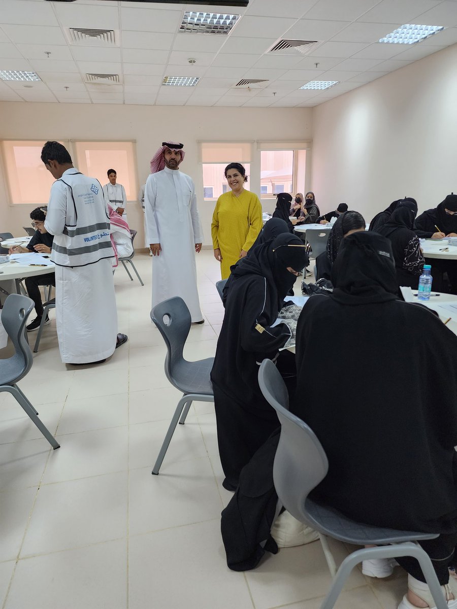 alulaTU's tweet photo. فرع جامعة طيبة بالعلا وبالتعاون مع الهيئة الملكية يحتضن ورشة العمل للفنانه منال الضويان لعدد من طلاب وطالبات العلا وذلك بعنوان (واحة الفن ) https://t.co/YdoFsdaPCT