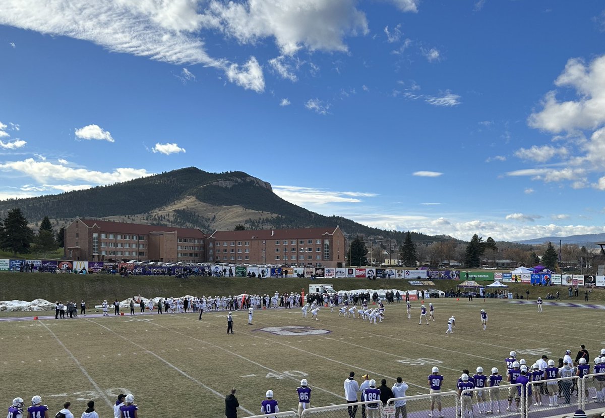 SamKeen76's tweet photo. Thanks for great weekend  @FootballCarroll for me &amp; @Nate_williams77. Thank you  @CoachMalot for everything. Thank you @CoachTPurcell for taking time with me n my dad. Punish team meet is where it’s at https://t.co/WctRftNt3O