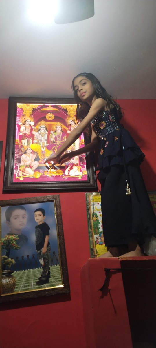 दीवाली की शुभकामनाएं
लक्ष्मी जी सदा सहाय करें...