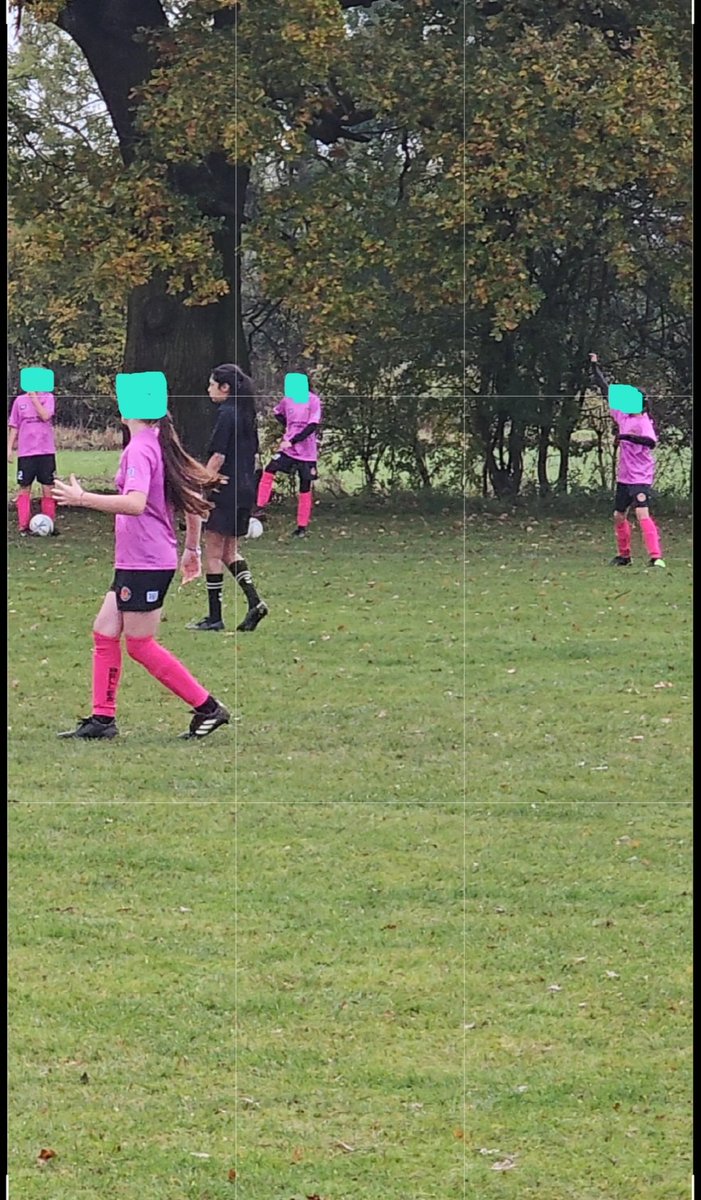 Today, Sara at a match again, but as ref. Essex U12 girls cup match.  Good to do it again after a break. A nervous start but got into it. Coaches and supporters of @broomfieldgirls and #WithamTown superb
#SheCanPlay #HerGameToo #SheCanRef
@EssexCountyFA @Wakie3