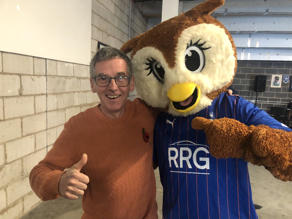 CraigSimOAFC's tweet image. Great day watching Latics yesterday, good to see @Frank_Rothwell @chaddy_the_owl @markscholes63 
Disappointing result but fans bar made it less painful 
Best wishes to Super Frank and his rowing challenge #oafc