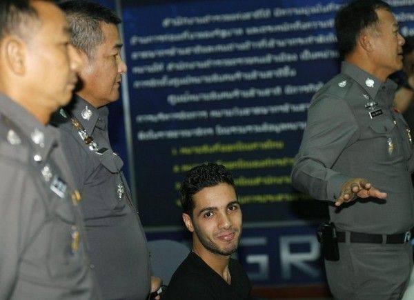 Mehdi_Scalify's tweet photo. Ce génie du cybercrime a détourné des millions de dollars pour les distribuer à la Palestine.

(Il a été recherché par Interpol et le FBI pendant plus de 5 ans).

Voici l'histoire de Hamza Bendelladj - Le hacker souriant ⤵️

THREAD 🧵 https://t.co/L51jrb9zhh