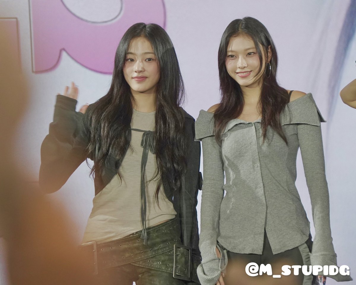 M_stupidG's tweet photo. 231111 一直娛簽售🧸🐱

❤️🐈

#NewJeans #뉴진스
#Minji #민지 #Haerin #해린 
#catnips #갯닢즈 https://t.co/p5KC3OQfNa
