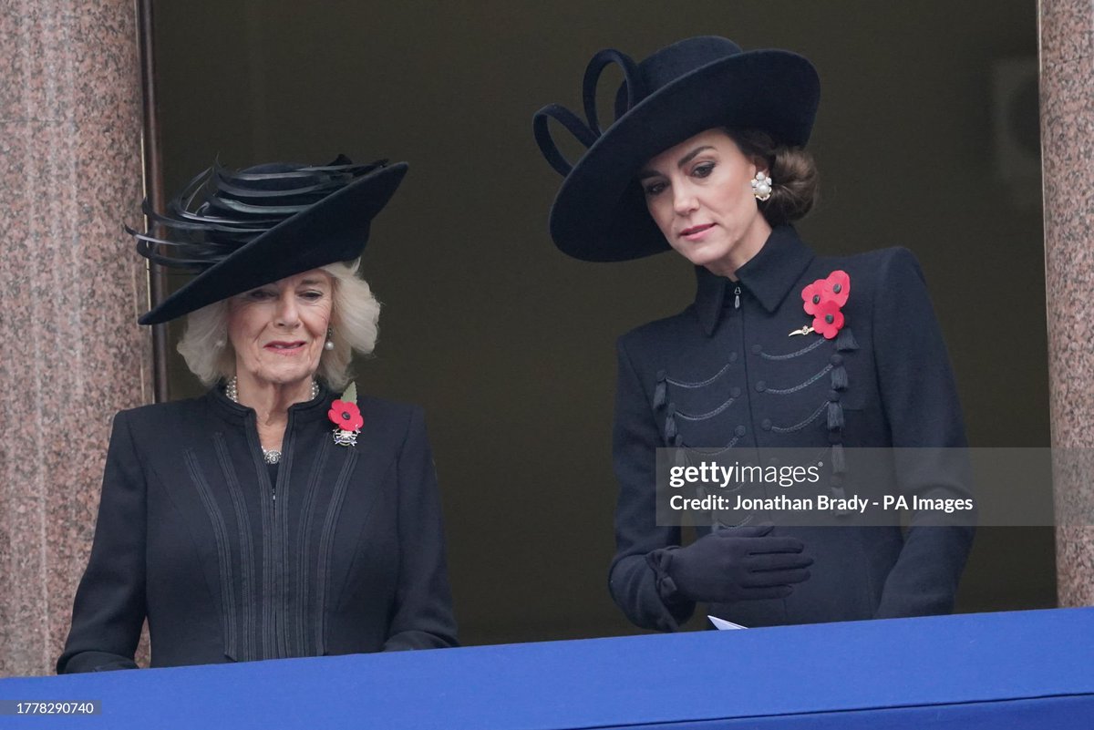 dataduchess2's tweet photo. - thank you @RoyalWikipedia for IDing the bag
- I believe the Princess is wearing the same gloves she carried to Queen Elizabeth II's State Funeral. I don't believe she has worn them on any other occasion https://t.co/g7CTDPBK6d