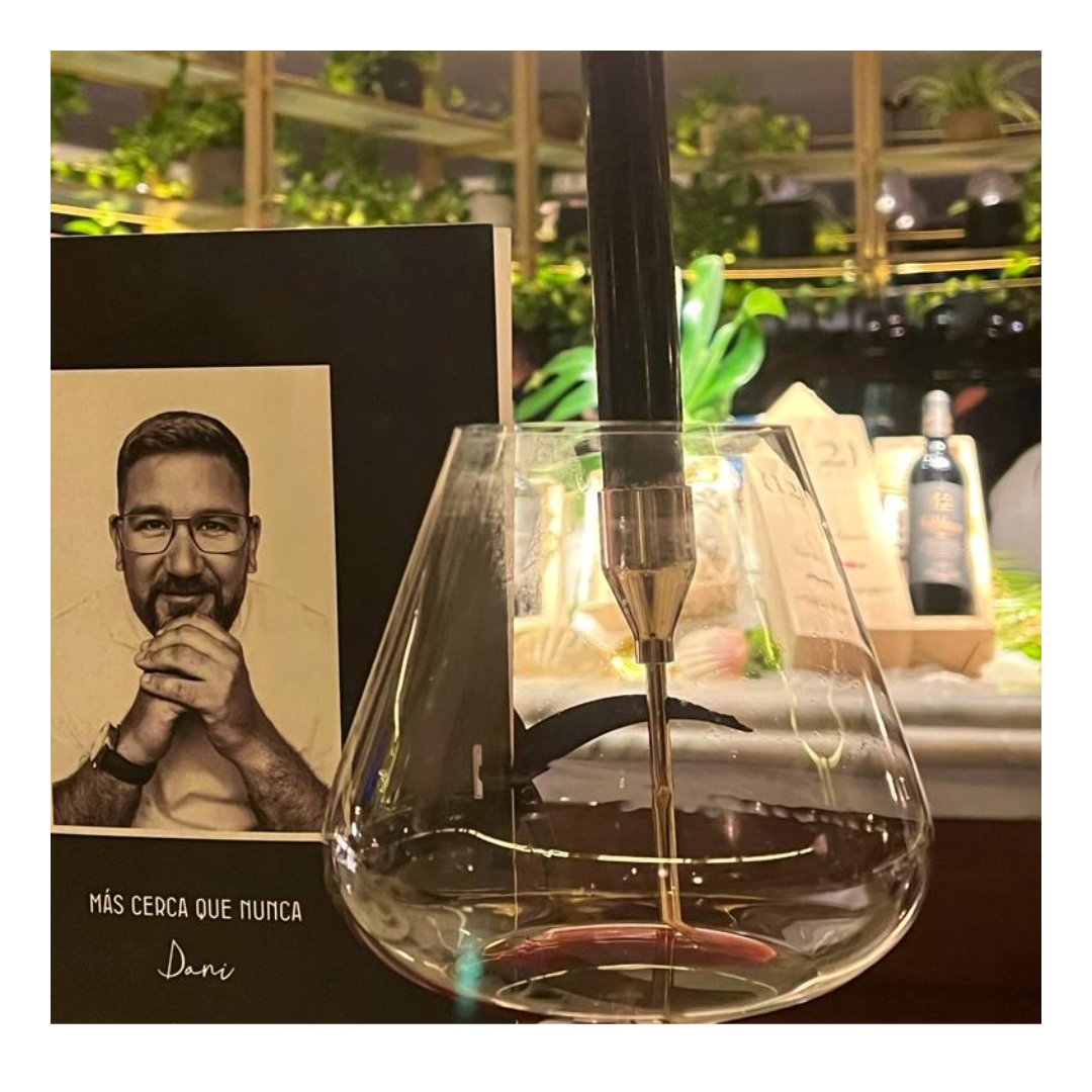 bodegasValduero's tweet photo. El gran chef DANI GARCÍA celebra su aniversario con el Menú "Madre" , su creación más artística .
VALDUERO 12 años 2001 broche final  para una noche inolvidable.

#bodegasvalduero  #winelovers #valduero12años2001  #calidad #riberadelduero @danibrasserie @fsmadrid https://t.co/OEVtewmxia