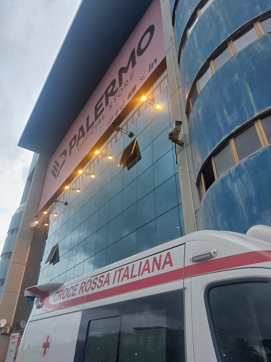 cripalermo's tweet photo. Weekend ricco di eventi per i volontari #CRIPrizzi:
- a #PalazzoAdriano per la commemorazione dei Caduti militari e civili nelle missioni militari per la pace;
- a #Prizzi per la "Festa del Ciao";
- in campo a #Palermo per le partite Palermo -Cittadella e Palermo-Molfetta. https://t.co/omul2loaG3