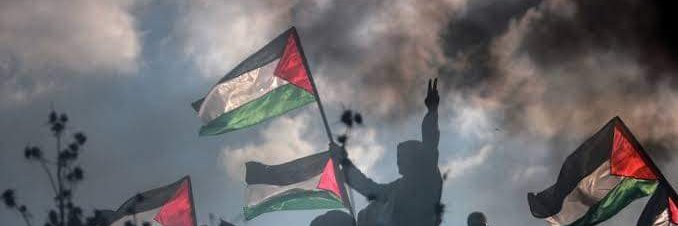 "إلهي لُطفك الذي عهِدنا ألْقِه عليهم، ورحمتك المرجوّة سُقها إليهم. إخواننا الذين عجزت عندهم أيدينا إلا من الدعاء، وانقبضت قلوبنا وبك وحدك الرجاء، نقلّب وجوهنا في السماء.. فوَلِّهم قدرًا يُزيل عنهم المحن، ويمسح ما بهم من حزَن.. نسألك سؤال الطامعين لرحماتك."
#كسر_الحصار_عن_اخواتي