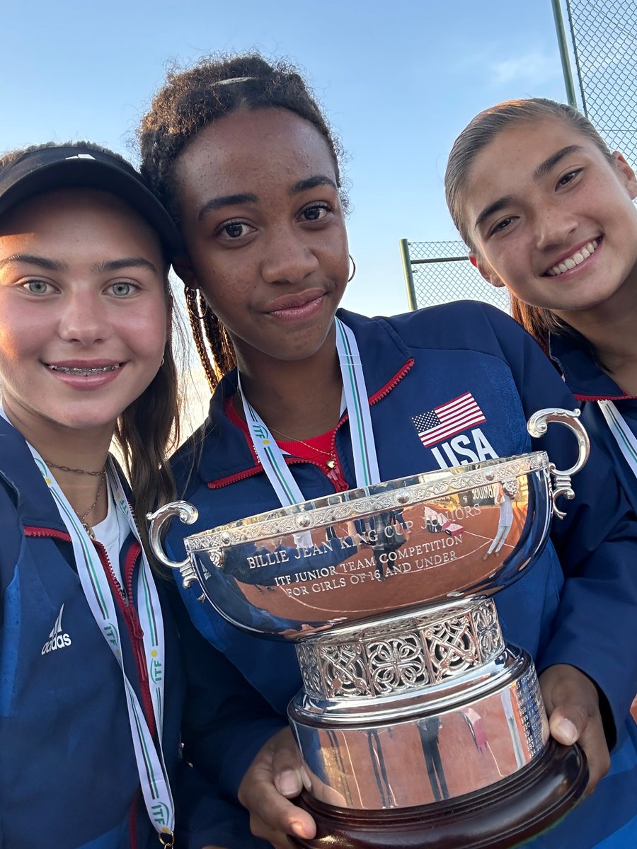 Winners are grinners 😁 #BJKCupJuniors | @usta