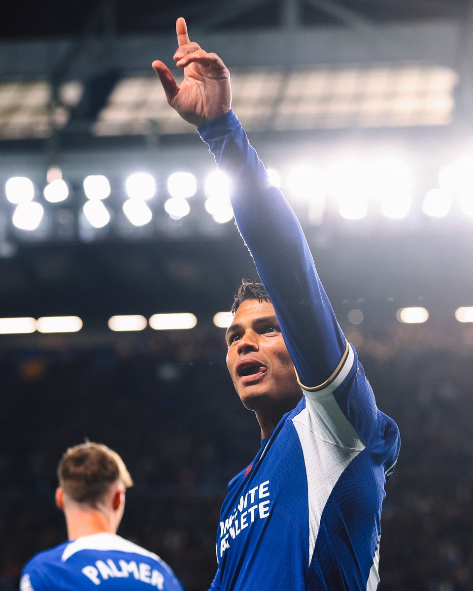 ChelseaFC's tweet photo. Oh Thiago Silva! 🎶

#CheMci https://t.co/W6jHk3xXlu
