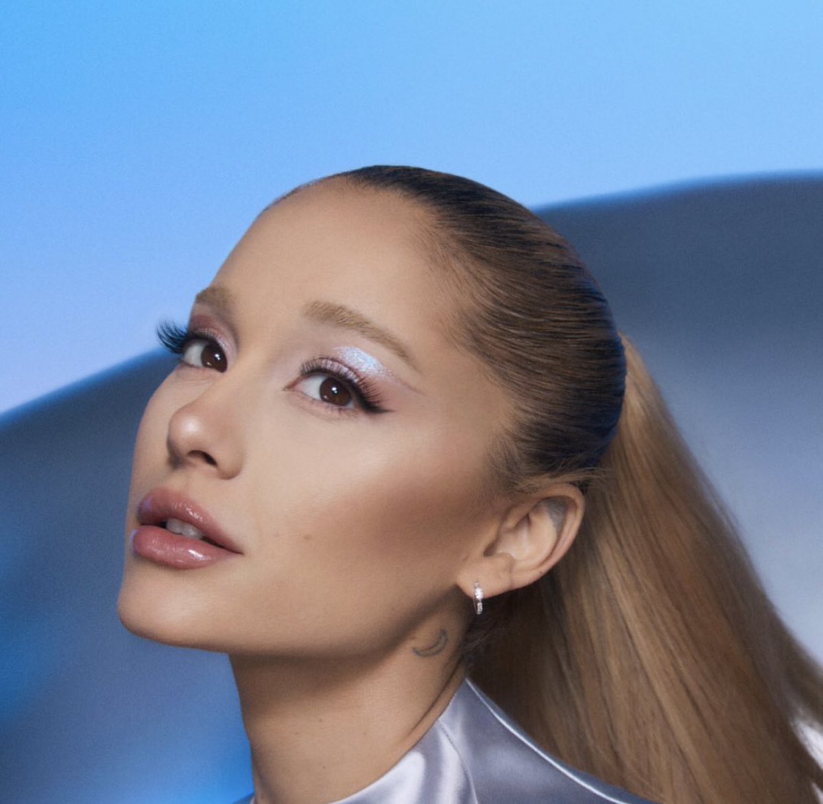 arianagrandebr's tweet image. ARIANA GRANDE!