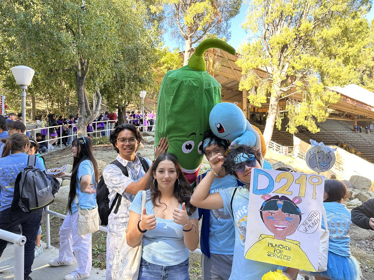 Clairemont Life: Freshman Foundations prepping for empathy interviews, 11th Mentorship Meeting #2, Recruiting at CPMA, &amp; Key Club at Six Flags #ClairemontHS