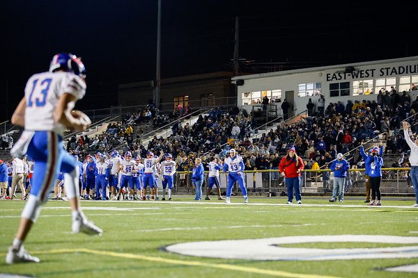 HHHuskiesFB's tweet photo. Good morning, Victory Sunday 👏🏻
1-0

#TheRiver #GoHuskies https://t.co/P3GBAXXLnU