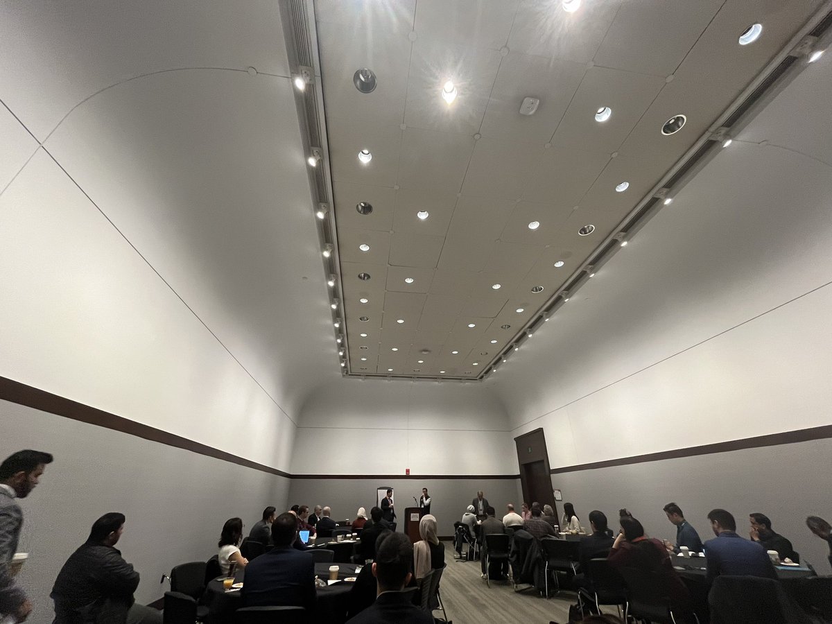 alystraussMD's tweet photo. Packed house for the 730am Meet-the-Expert session @AASLDtweets with @DougSimonetto  and @DrLiver !! Not surprising with these two and the topic AI in portal HTN and cirrhosis. 🔥 https://t.co/psSF1EBkmG
