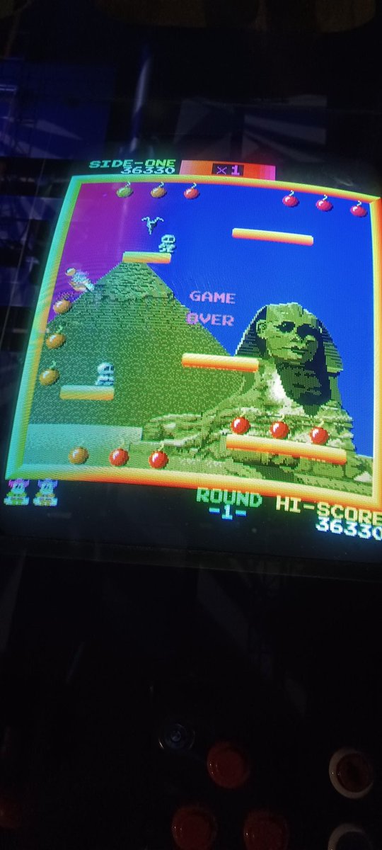 Oli_Pauwels's tweet image. Petite partie de l'un de mes jeux favoris en arcade avant de m'installer !!! #Bombjack. Et retour de TOY au classement ^^