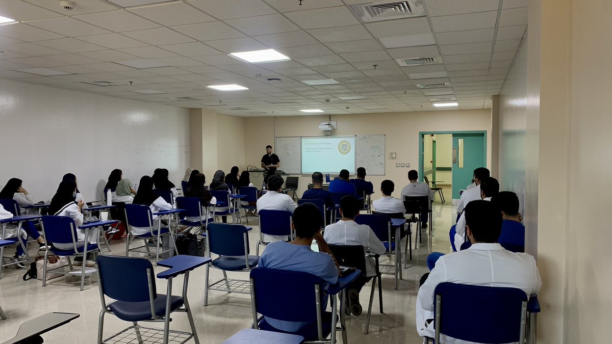 يبدأ نادي ثنايا الثقافي اول ايام ورشة عمل 
" طريقي للتخصص في طب الأسنان " 

مع الدكتور مالك فراج حيث قدم محاضرة عن تجربته في الدراسات العليا والطريق الى الاختصاص

جزيل الشكر للدكتور مالك على وقته وجهده