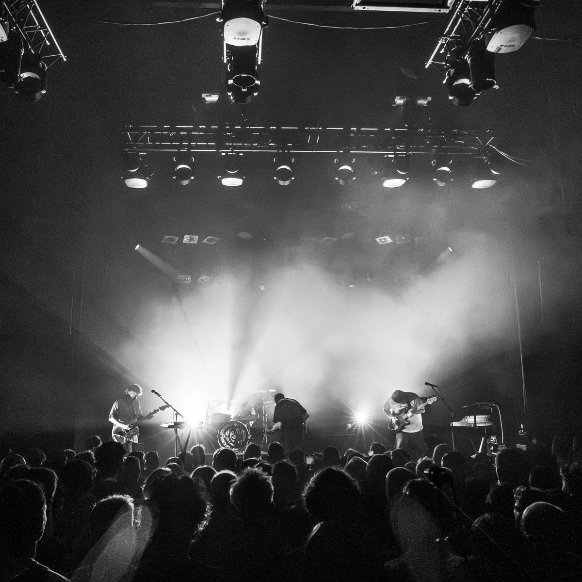 smellybdrmm's tweet photo. UK/IRE TOUR STARTS TODAY! we’re kicking off our biggest headline tour to date, starting in glasgow! 🏴󠁧󠁢󠁳󠁣󠁴󠁿 we play @ClassicGrand and it’s SOLD OUT: support comes from @GoodDogSuse. on stage at 8:30. LETS GOOOO. x 

📸 @harmonyybarr https://t.co/F515pRXZ6l