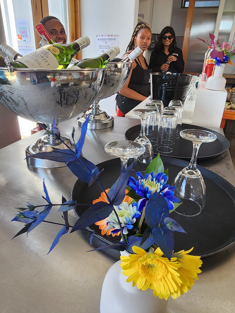 HOLAAfrica's tweet photo. People had nice things, nice conversations and met nice people. The @irantiorg space is gorgeous and we are thankful to be able to work with the likes of @zoeyblackza and @MogauMakitla π
#LiveOutProud #Pride #Queer #Event https://t.co/PMsP0rNfEC