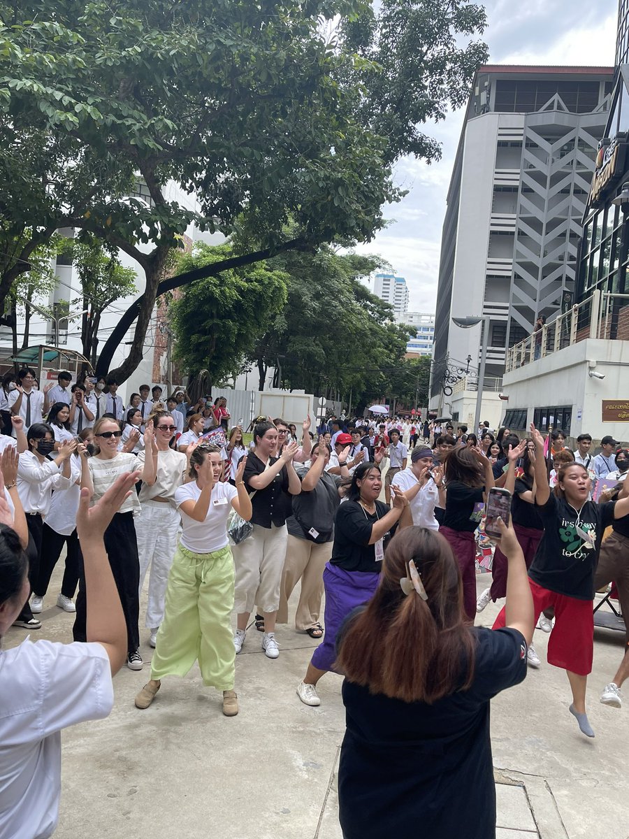 Day 1 Srinakharinwirot University Open day at Bangkok campus Such a full day - nursing facility education day, dance off between Faculties, music and ending in Chinatown @Uni_Newcastle @UniNewcastleSNM @NewColomboPlan