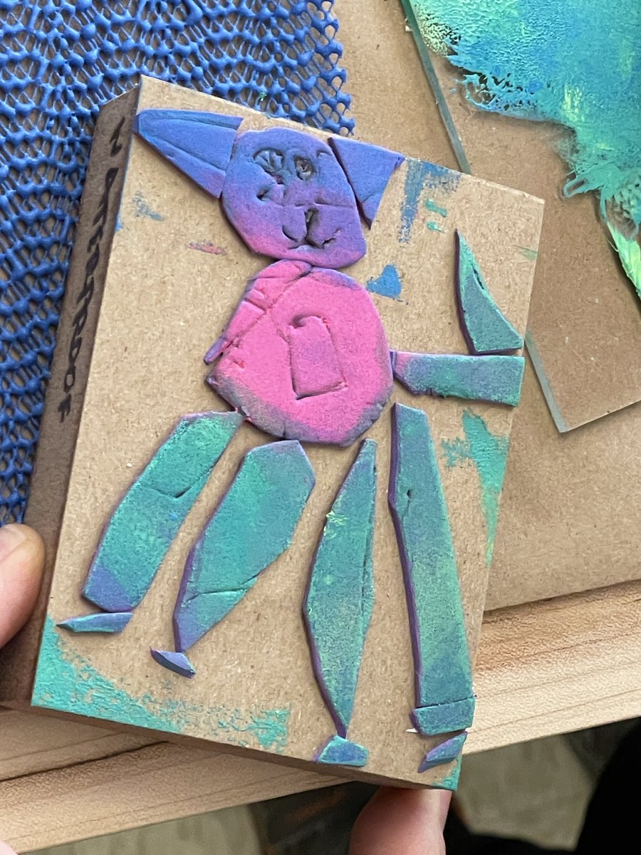 Check out these photos from our last Bookbinding for Kids workshop. Young artists learned how to print on a BookBeetle Press before handbinding their creation into an artists' book of beasts. 🎨 There are still a few open spots in next Saturday's workshop! loom.ly/SLmYHis