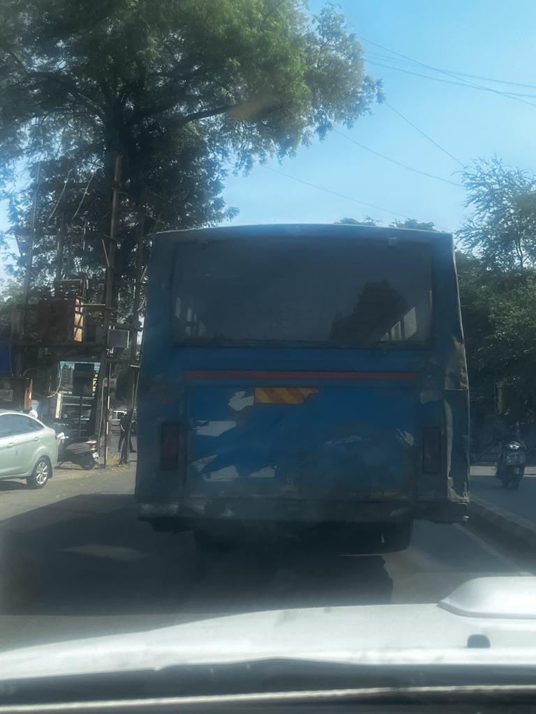 skothari57's tweet image. With out number plate government public service bus #rajkot #ourrajkot #rmc #rmcommissioner #rajkottrafficpolice #rto @policecommissioner @CP_RajkotCity @aairajairport @nitin_gadkari
Amne dand kare che ke nai e jova nu rese !!!!