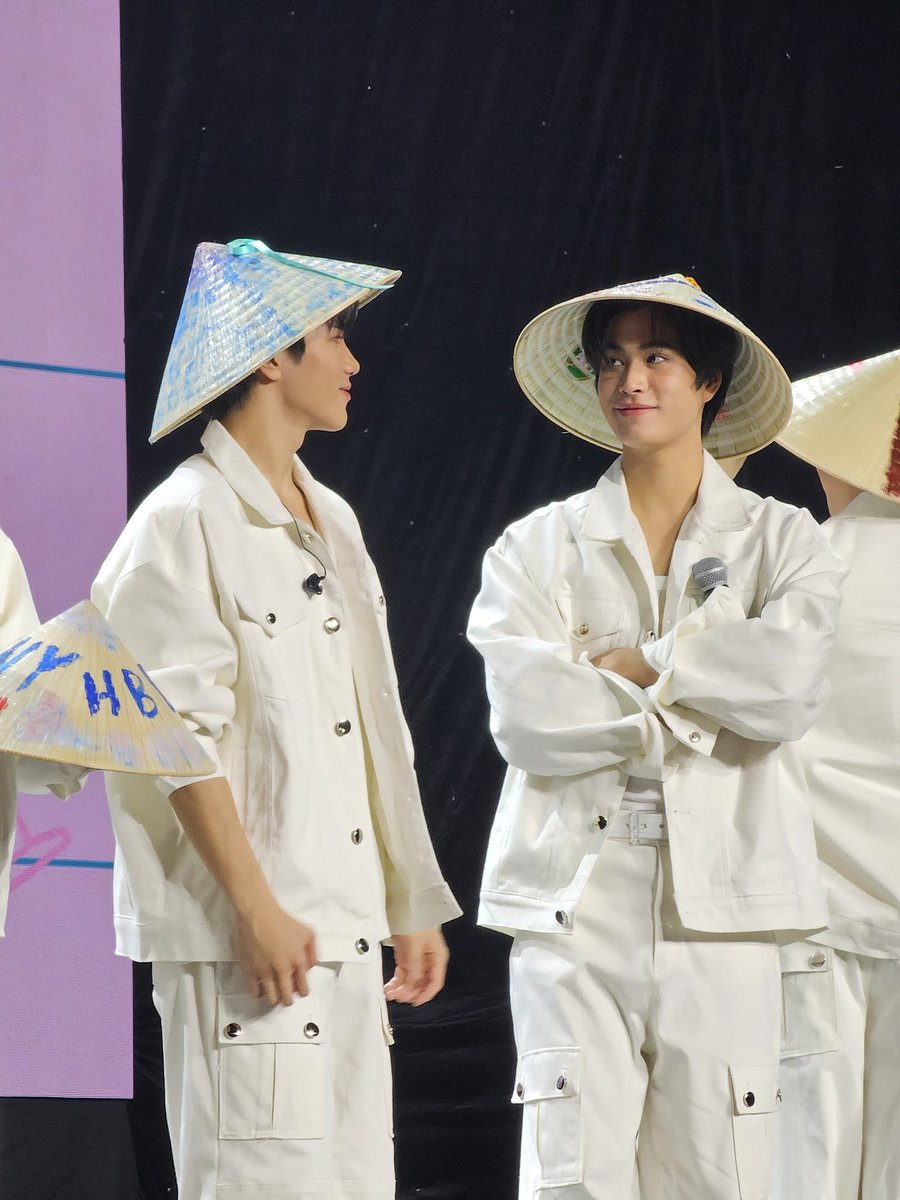 nongsiii's tweet photo. 😆🫳🏻

#MySchoolPresidentFMinVN https://t.co/9AoNcnDgGo
