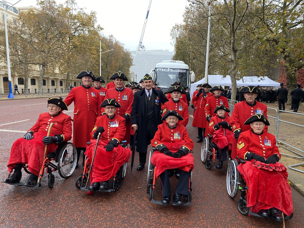 Proud to march with my @ChurcillsOwn brethren on Whitehall this morning for #RememberanceSunday parade. #LestWeForget