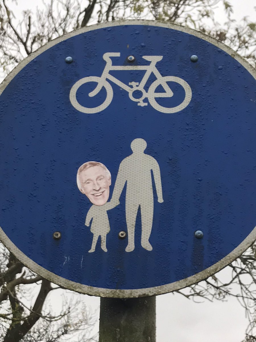 lesterlassie's tweet photo. Not sure why @Rylan is randomly appearing on road signs in Leicestershire. I spotted him and Bruce while out litterpicking with @SLLWombles this morning https://t.co/daJN3QXodJ
