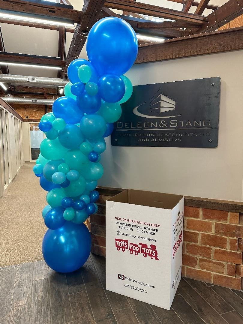 _KCF_'s tweet image. DeLeon &amp;amp; Stang (Frederick) will be collecting toys until Dec 7 for our 𝟐𝟎𝟐𝟑 𝐓𝐨𝐮𝐜𝐡𝐝𝐨𝐰𝐧𝐬 𝐟𝐨𝐫 𝐓𝐨𝐭𝐬 𝐇𝐨𝐥𝐢𝐝𝐚𝐲 𝐅𝐥𝐚𝐠 𝐅𝐨𝐨𝐭𝐛𝐚𝐥𝐥 𝐓𝐨𝐮𝐫𝐧𝐚𝐦𝐞𝐧𝐭 on Dec 9 in Utica Park. Event info: runsignup.com/Race/MD/Freder…