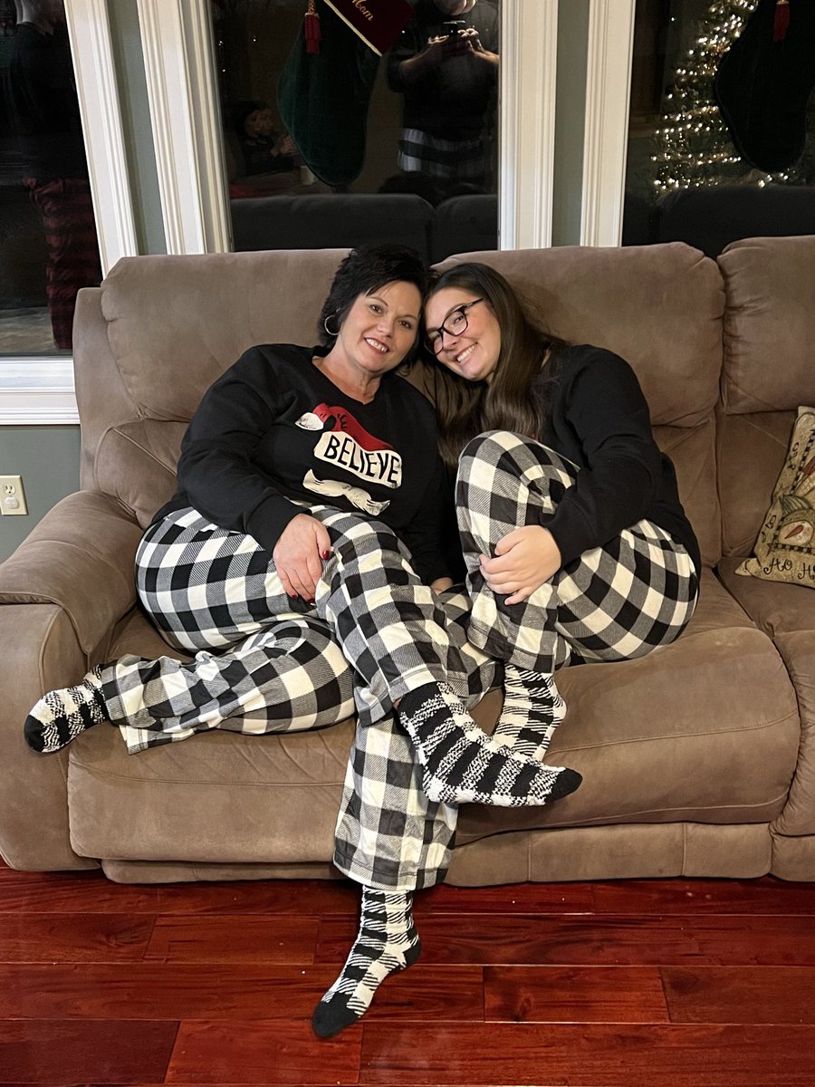 SteveSnider1's tweet photo. Happy Birthday to my favorite youngest daughter @paige_snider11!  You are beautiful inside and out and can always make me laugh!  I hope you have the best year being 20, although I don’t know how that’s possible since I’m only 35! ❤️🥰🥳🎂🎉🎁🎈 https://t.co/R57X1YT3xO