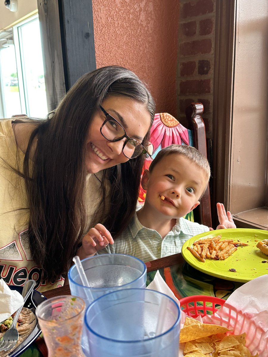 SteveSnider1's tweet photo. Happy Birthday to my favorite youngest daughter @paige_snider11!  You are beautiful inside and out and can always make me laugh!  I hope you have the best year being 20, although I don’t know how that’s possible since I’m only 35! ❤️🥰🥳🎂🎉🎁🎈 https://t.co/R57X1YT3xO