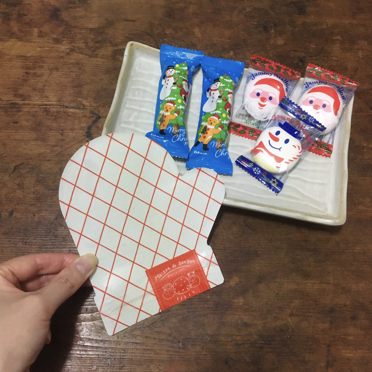n_u_i_c_o's tweet photo. やたらかわいいクリスマスのお菓子たち いそいそ袋づめ中🎄
#クリスマスギフト
#pkg_lg https://t.co/8kAwbKj3ZK
