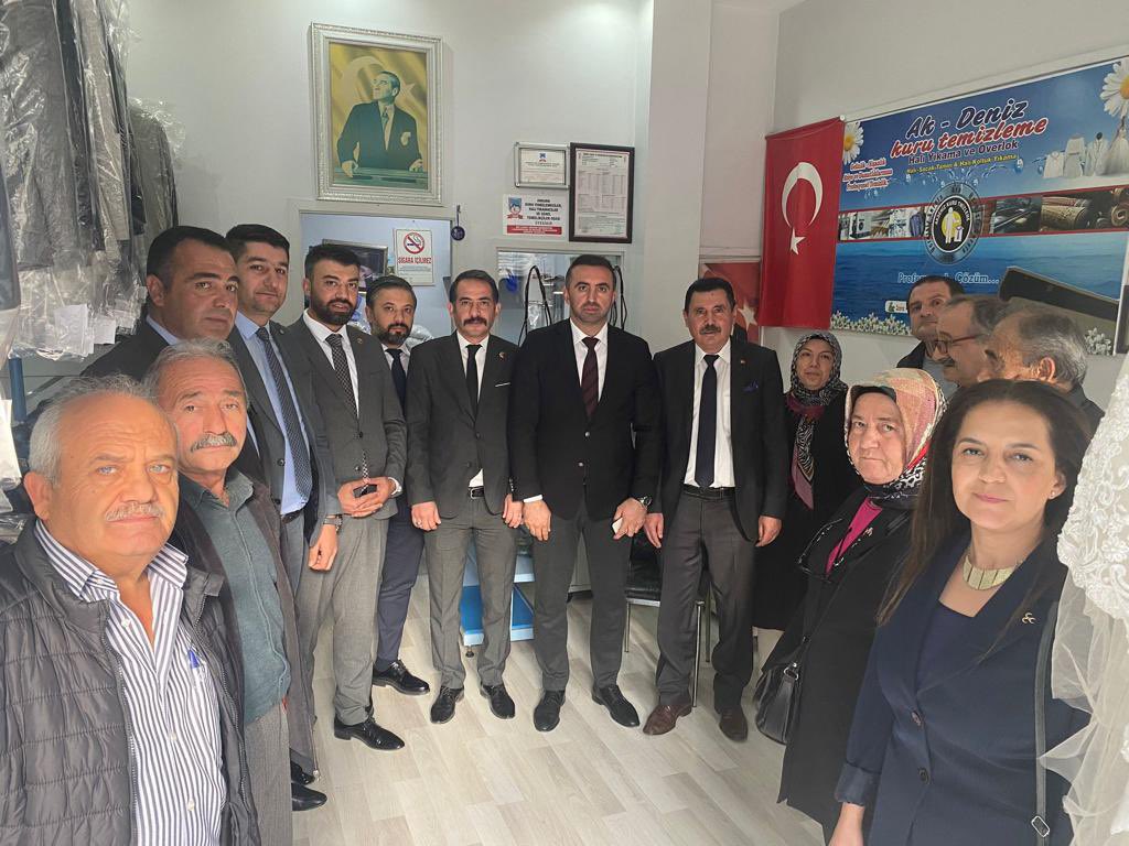 İl Yönetim Kurulu Üyelerimiz, MHP Çankaya İlçe Yönetim Kurulu Üyelerimiz ile birlikte Dikmen Caddesinde esnaflarımızı ziyaret ederek hayırlı iş ve bol kazançlar dileklerinde bulundular. 
Misafirperverliklerinden dolayı  esnaflarımıza teşekkür ederiz.
<a href="/AlpDoganMHP/">Alparslan Doğan Ankara</a> 
<a href="/MhpAnkara06/">MHP Ankara İl Başkanlığı</a>