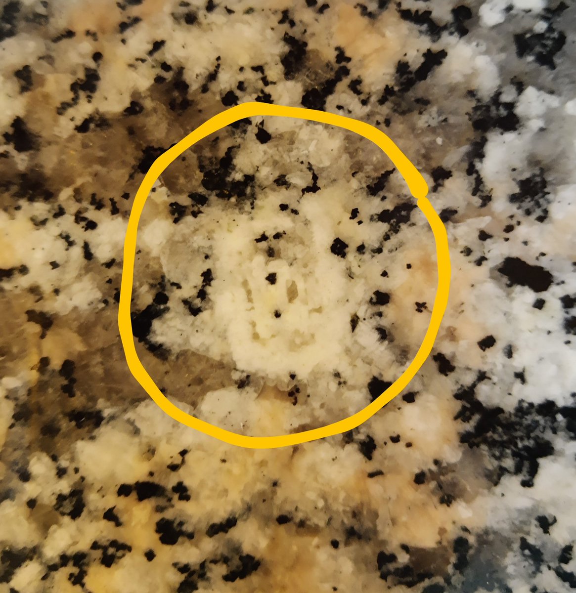 Rocks so not only enjoy deformation. Happy feldspars apparently also exist in magmatites