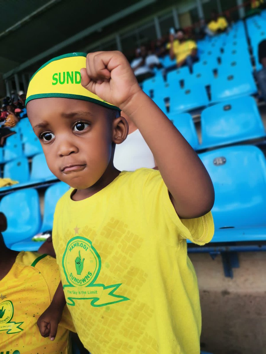 MickyJnr__'s tweet photo. The most beautiful photo I have seen today. 🇿🇦💛👆

#afl      
#Aflwithmicky 
#dimawydad 
#sundowns 
#aflfinals https://t.co/g2BJKdk7ms