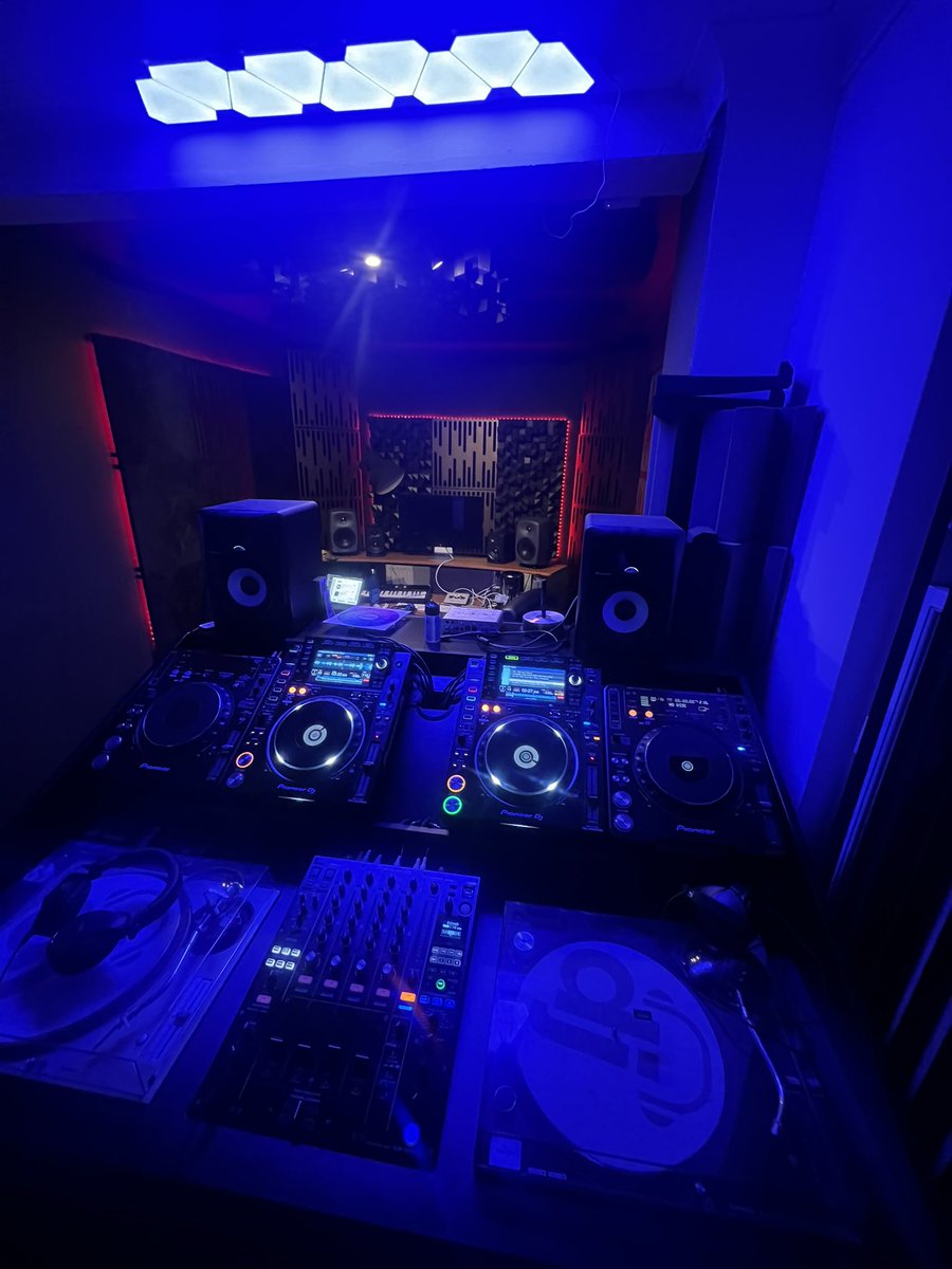 Carl Kennedy tweet media